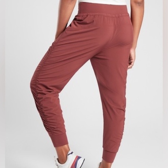 Athleta Attitude Lined Pants Size 6 Rose Mauve Ruched Joggers Cozy - Picture 2 of 9